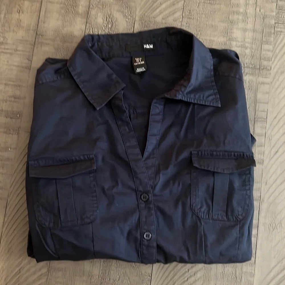 H&M 3/4 Sleeve Navy Button Down Top
